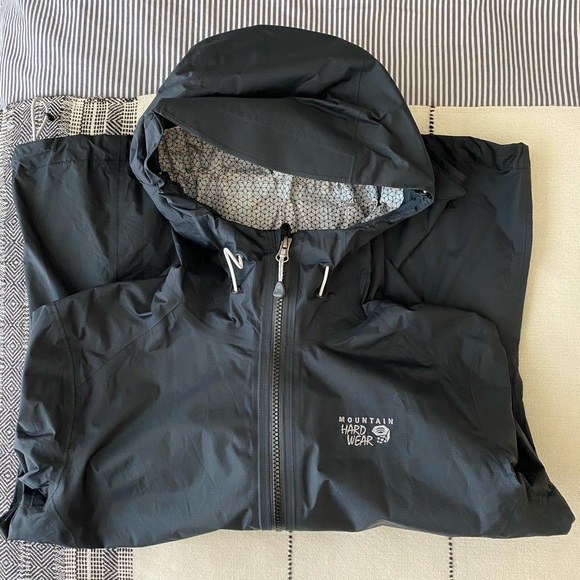 ✨SALE✨ Black windbreaker/all-weather jacket - Picture 2 of 5